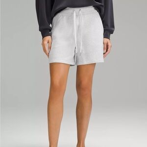NWT lululemon size 2 light gray scuba high rise shorts 5”